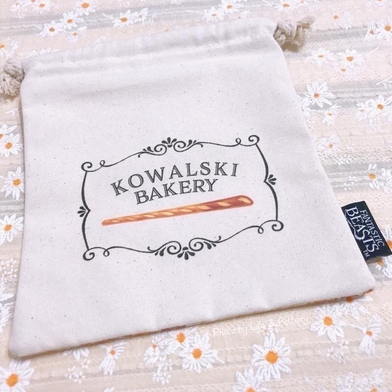 🇯🇵日本 Mahou Dokoro 怪獸與牠們的產地 科沃斯基烘培坊棉質手提袋 束口袋 收納包 玻璃獸 麵包坊-細節圖8