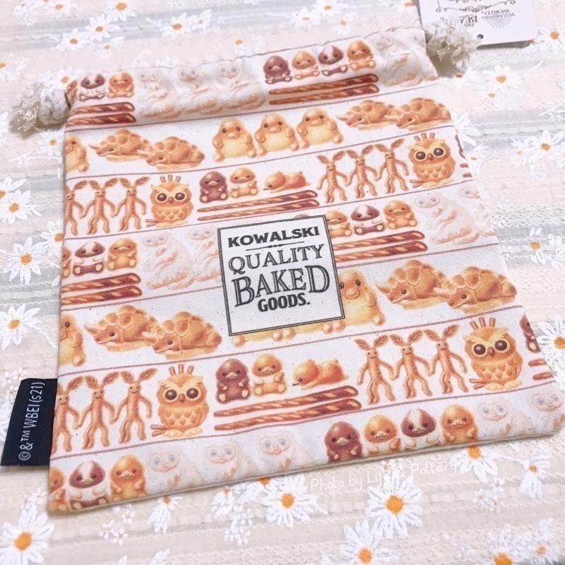 🇯🇵日本 Mahou Dokoro 怪獸與牠們的產地 科沃斯基烘培坊棉質手提袋 束口袋 收納包 玻璃獸 麵包坊-細節圖9