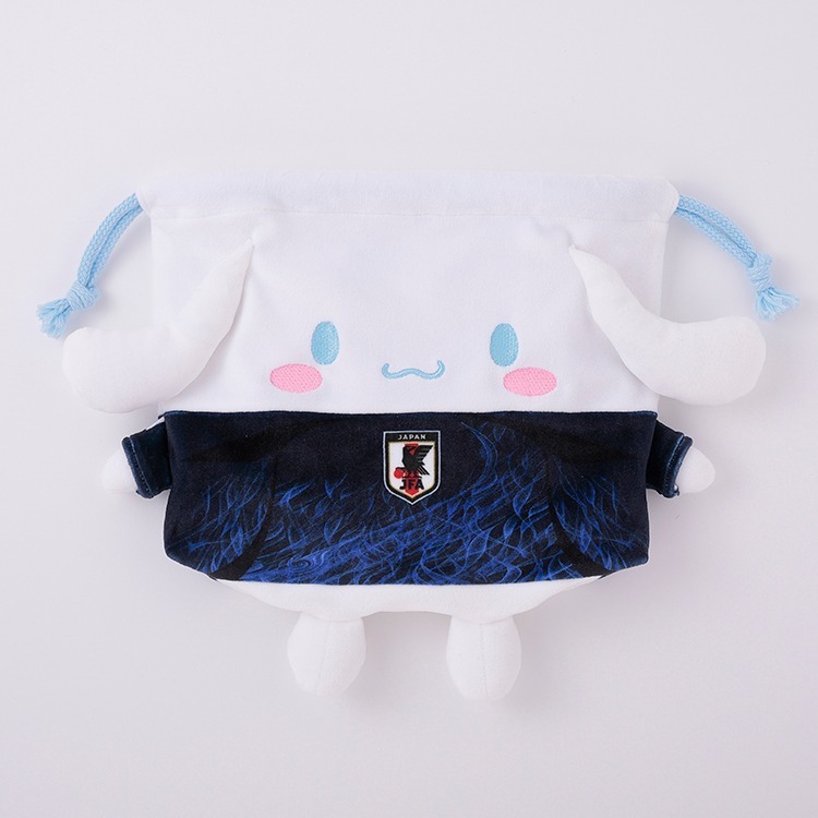 🇯🇵日本國家足球隊 × Sanrio 三麗鷗聯名球衣坐姿造型束口袋 Kitty 大耳狗 布丁狗 美樂蒂 酷洛米 漢頓-規格圖6