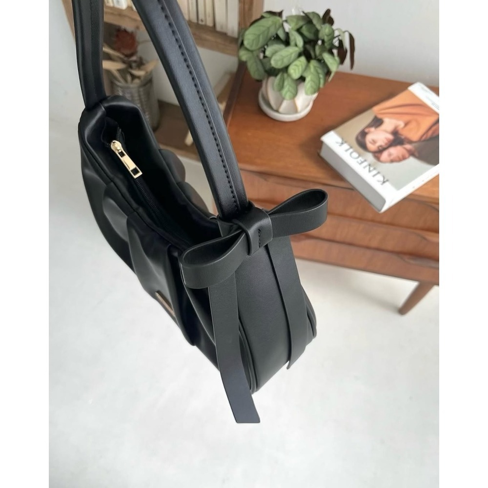 🇯🇵日本 my twilight 側邊蝴蝶結壓褶半月包｜手提/側背/斜背包 小眾品牌♡不撞款~-細節圖10