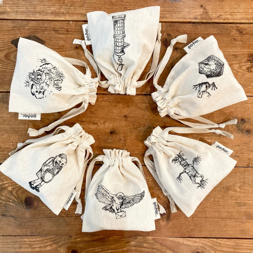 Harry Potter × Flapper 哈利波特素描手繪風棉質束口袋/抽繩包 怪獸與牠們的產地 玻璃獸 貓頭鷹-細節圖11