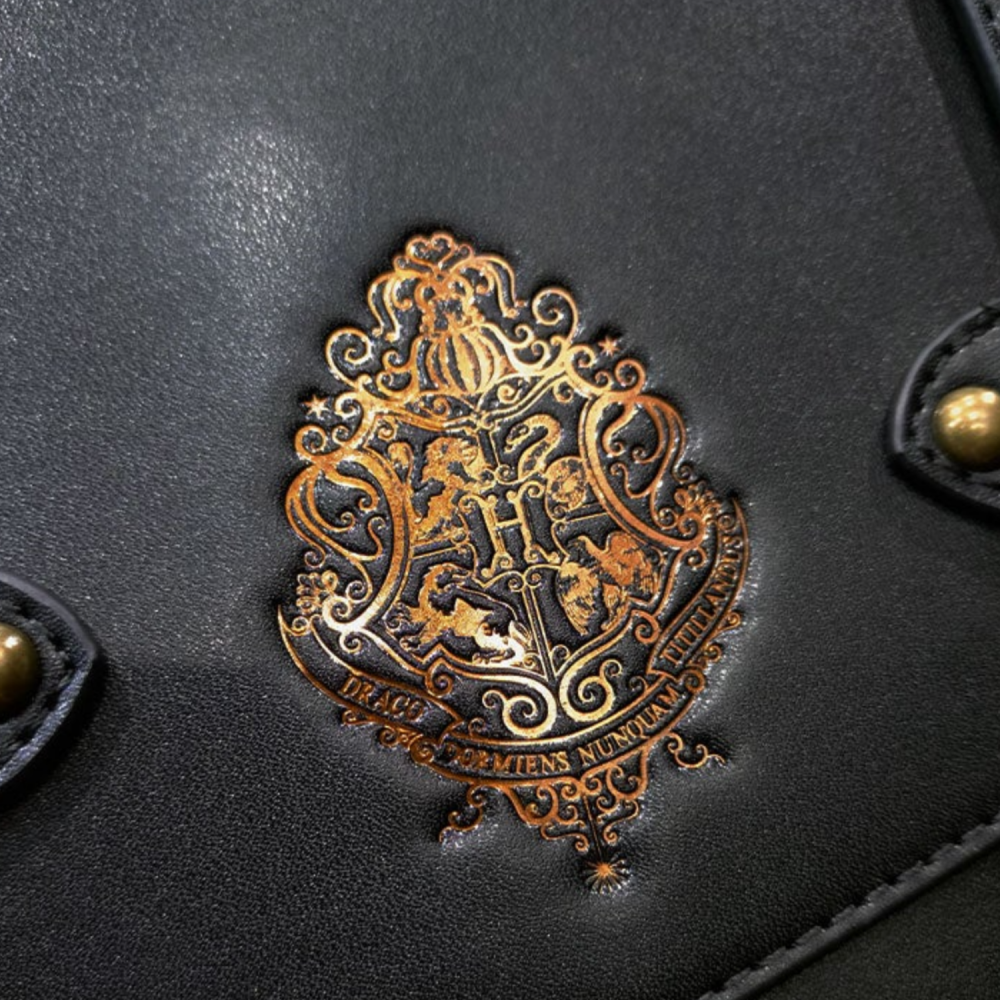 Harry Potter × ATELIER PIERROT 霍格華茲校徽緞帶劍橋後背包｜側背/斜背/劍橋包 哈利波特-細節圖3