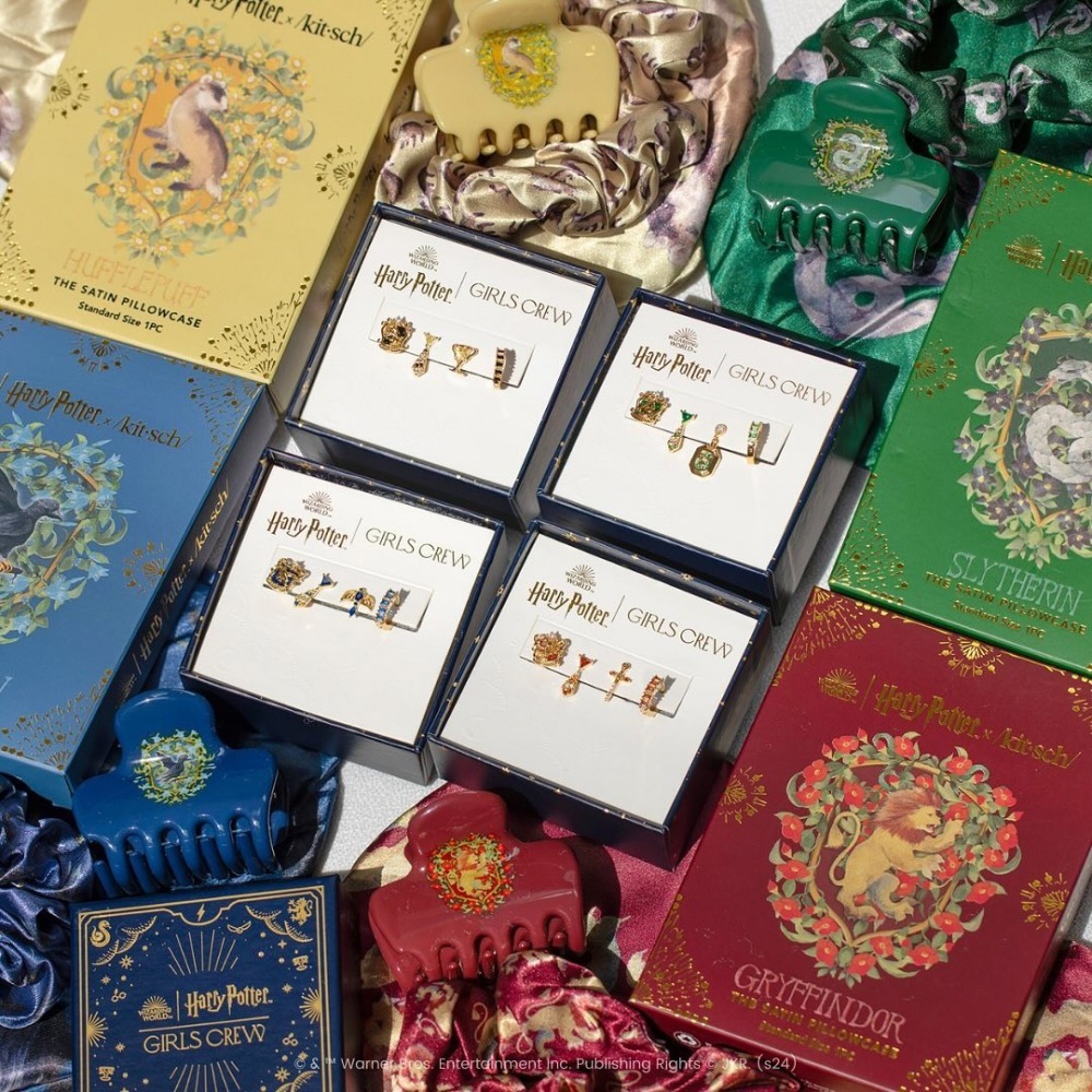 Harry Potter × Girls Crew 葛來分多學院象徵針式耳環四件組 哈利波特聯名耳釘 🇺🇸北美限定-細節圖5