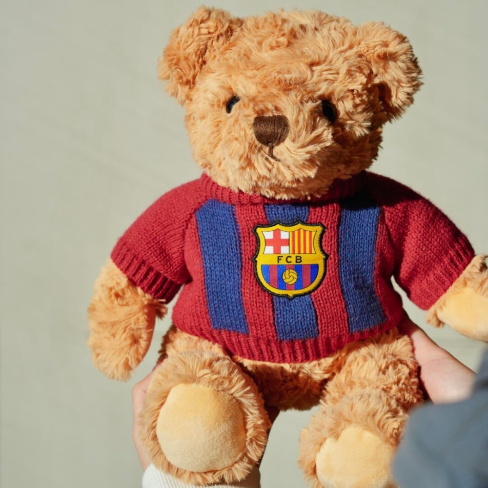 FanTown × 巴塞隆納足球俱樂部 隊徽毛衣泰迪熊玩偶｜FC Barcelona 巴薩 西甲 足球-細節圖2