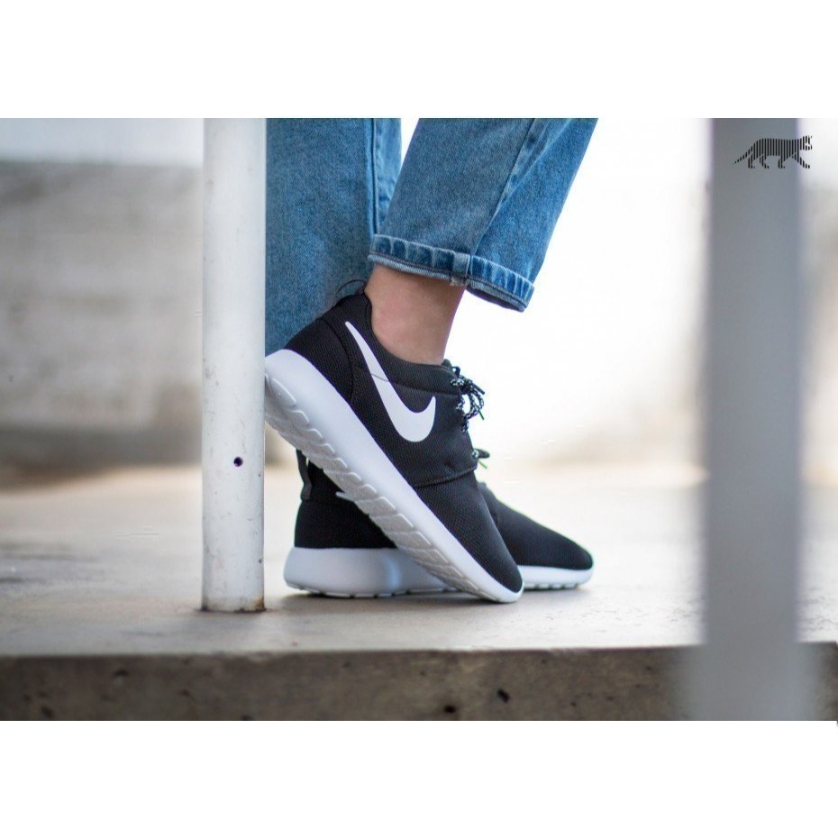 女 NIKE W ROSHE ONE 休閒鞋-細節圖4