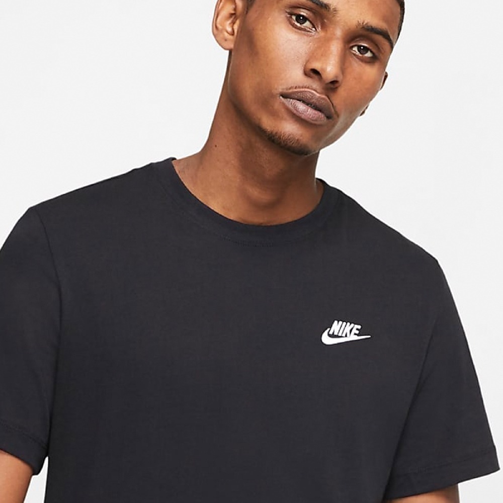 男子 NIKE AS M NSW CLUB TEE 黑色 基本款 刺繡小LOGO 短棉T-細節圖3