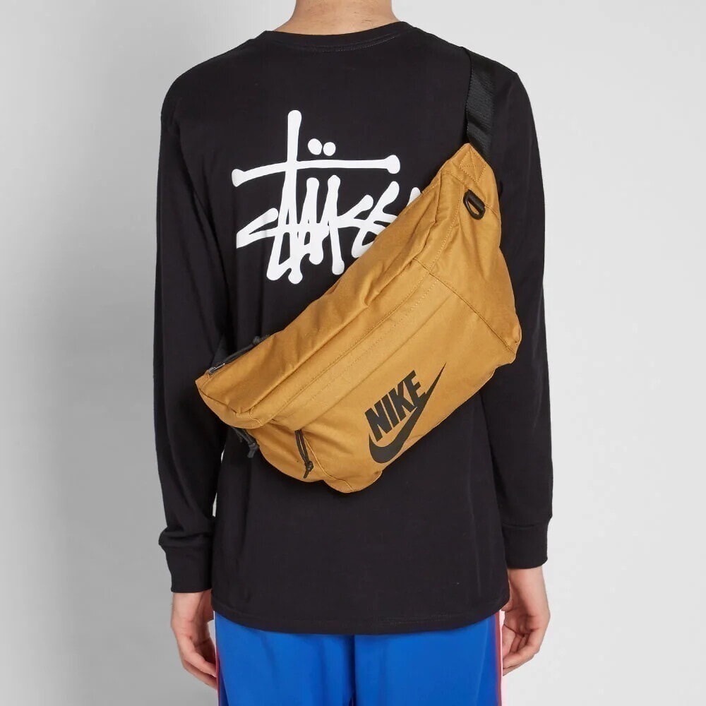 NIKE TECH HIP PACK 卡其 LOGO 大容量 大腰包 定價1250-細節圖3