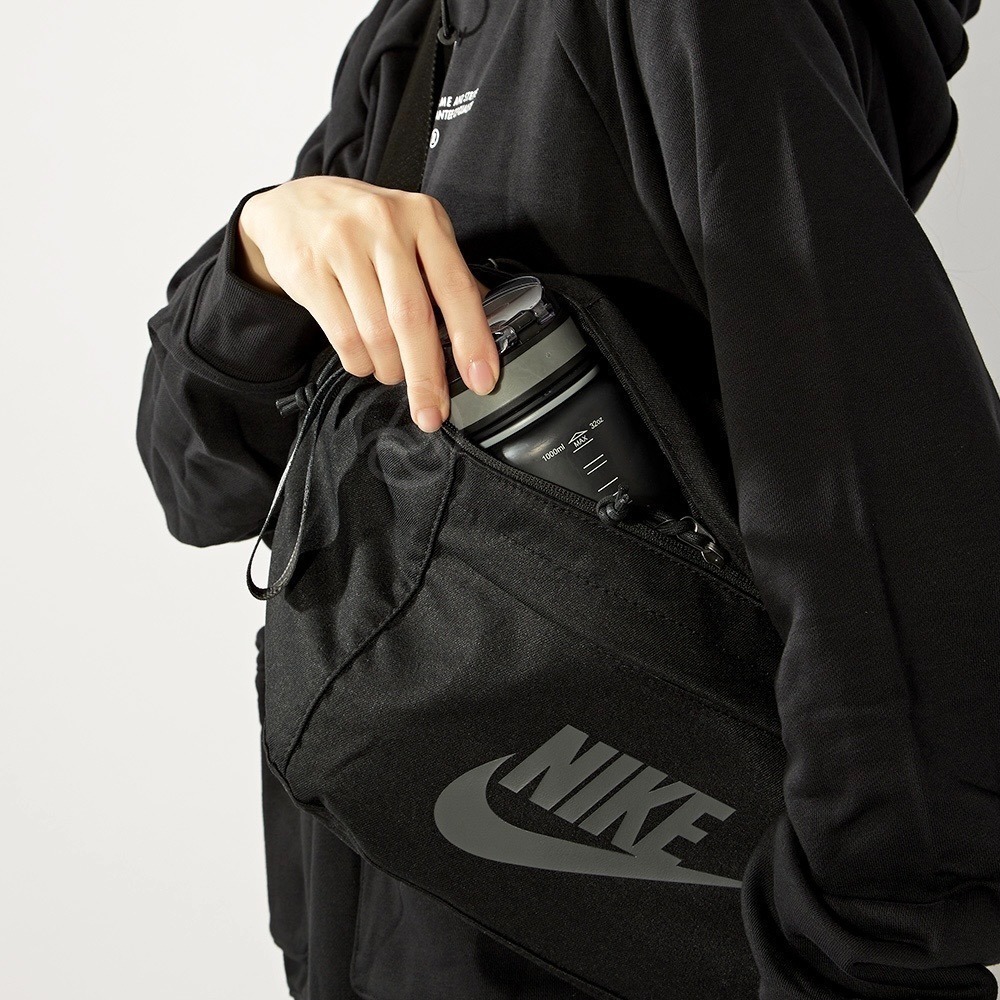 NIKE TECH HIP PACK 黑色 大腰包 LOGO 大容量 腰包-細節圖10