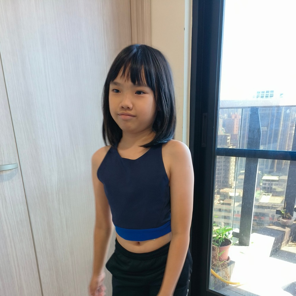 女 UA Mirror Crop 深藏青 短版背心 定價1880-細節圖4