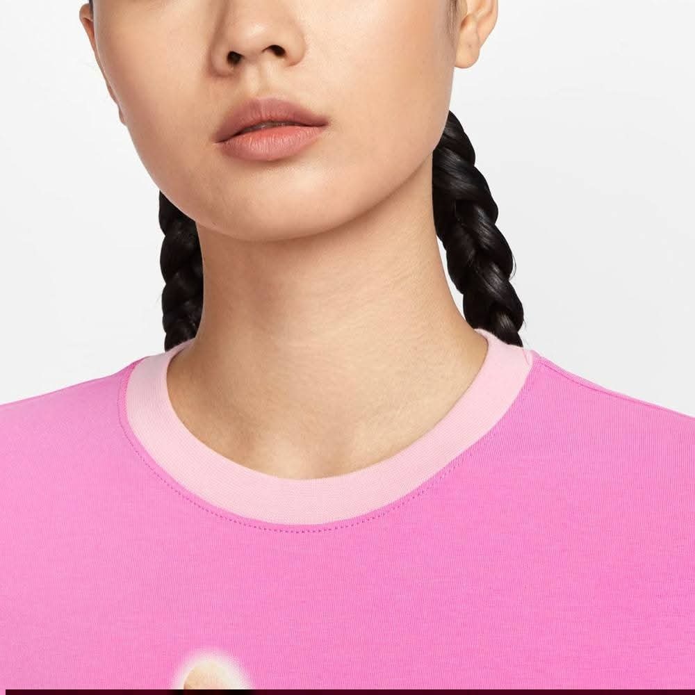 女款 Nike Sportswear 合身短版T恤 定價1580-細節圖5