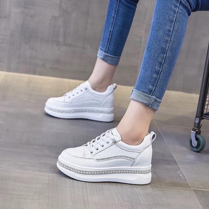 (台灣現貨！當天出貨）新款真皮女鞋 輕量 厚底 內增高 水鑽 真皮休閒鞋女 真皮 包鞋 厚底真皮小白鞋 真皮 懶人鞋-細節圖5