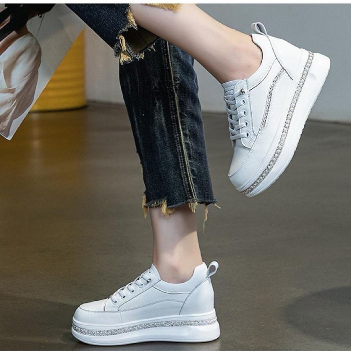 (台灣現貨！當天出貨）新款真皮女鞋 輕量 厚底 內增高 水鑽 真皮休閒鞋女 真皮 包鞋 厚底真皮小白鞋 真皮 懶人鞋-細節圖6