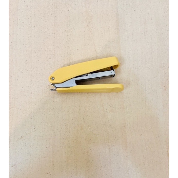 全新 PLUS 普樂士 訂書機（粉黃）-細節圖2