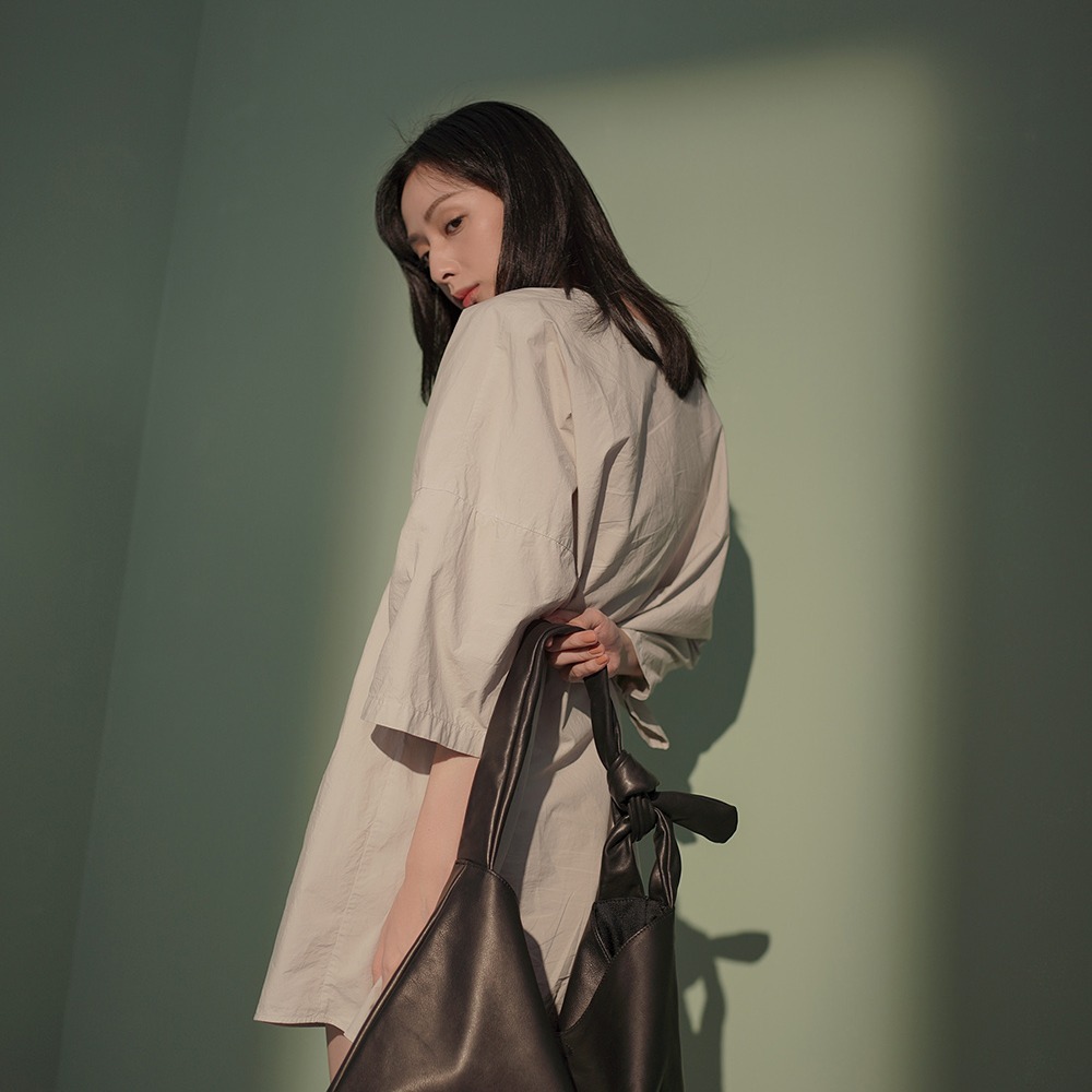 supportingrole 極簡結飾真皮托特包側背包包 黑-細節圖5