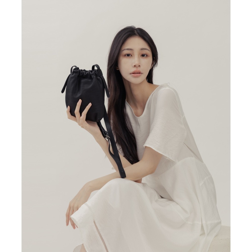 Supportingrole 慵懶俐落正式休閒真皮水桶肩斜背包-細節圖6