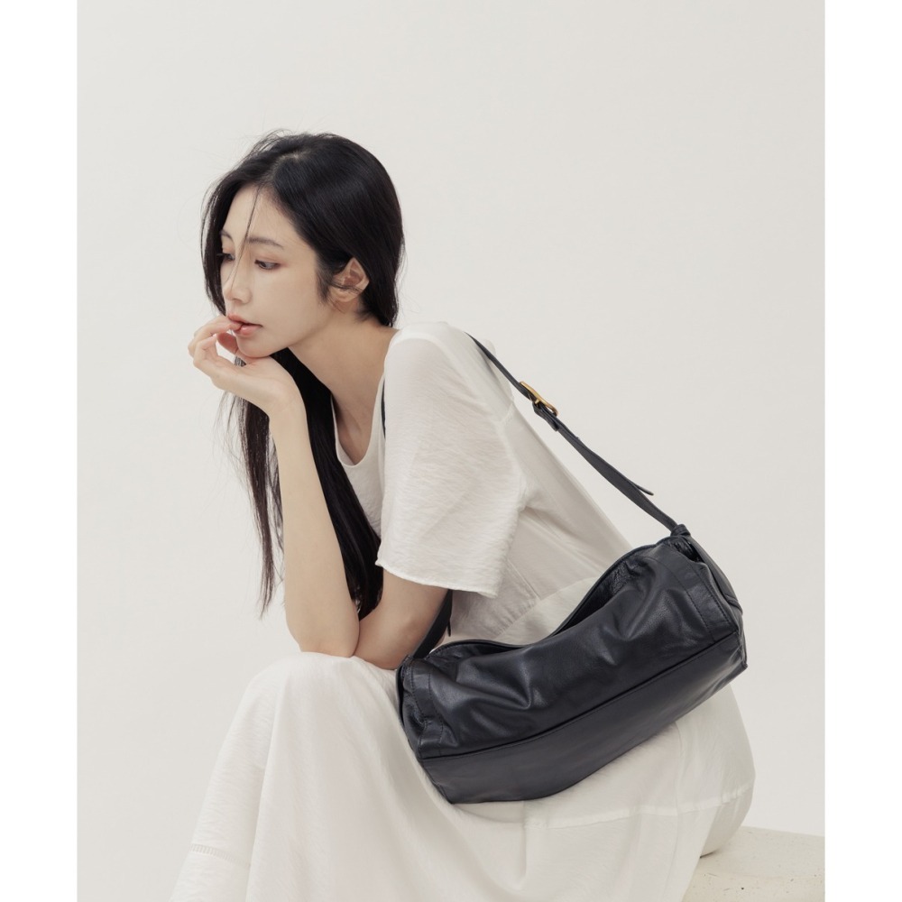 Supportingrole 慵懶格調廓型結構真皮手提肩斜背包 黑-細節圖6