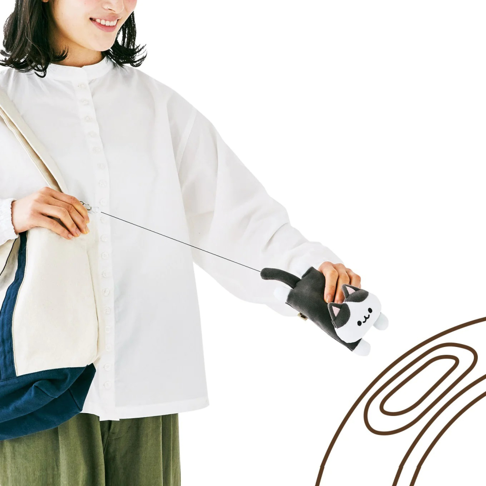 【現貨】FELISSIMO×貓部×插畫家995 飛撲小貓伸縮卡套 票卡夾 證件套 票卡收納夾 悠遊卡 一卡通 包包吊飾-細節圖2