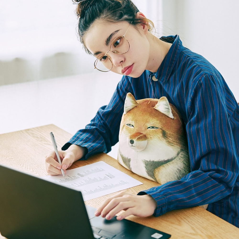 【預購】FELISSIMO×YOU+MORE! 厭世藏狐Q彈抱枕 狐狸 動物造型♡萌獸動物園♡-細節圖5