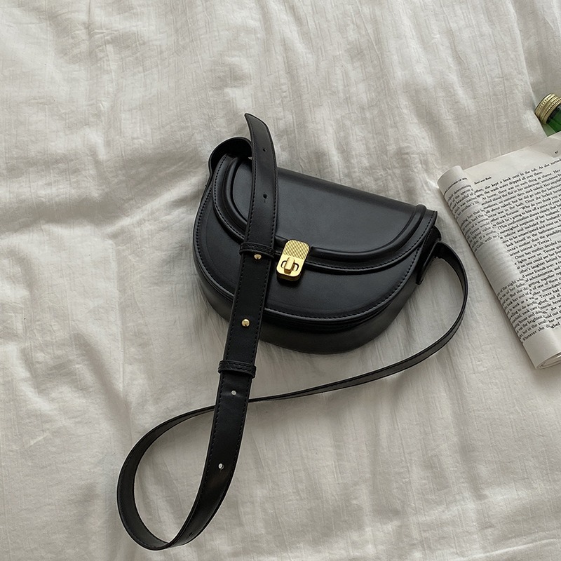 【TIDE.EF】月牙包 包包 餃子包 單肩包 側背包 肩背包 斜背包 半月包 包包女 手機包-細節圖4