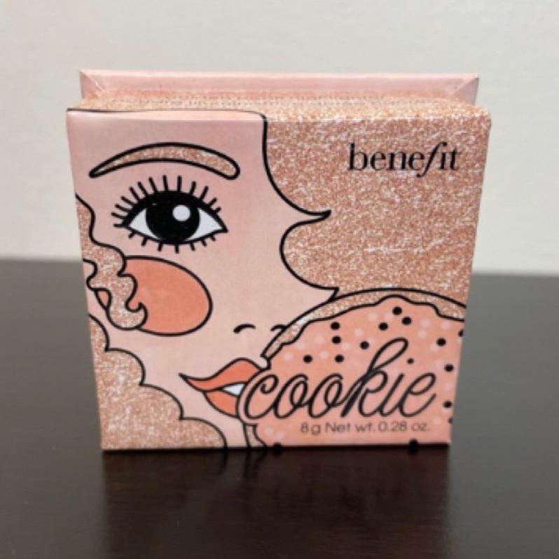 現貨Benefit貝玲妃粉金艷炫光香檳金蒲公英打亮蜜粉餅高光餅乾珠光金光提亮腮紅修容cookie 8g-細節圖5