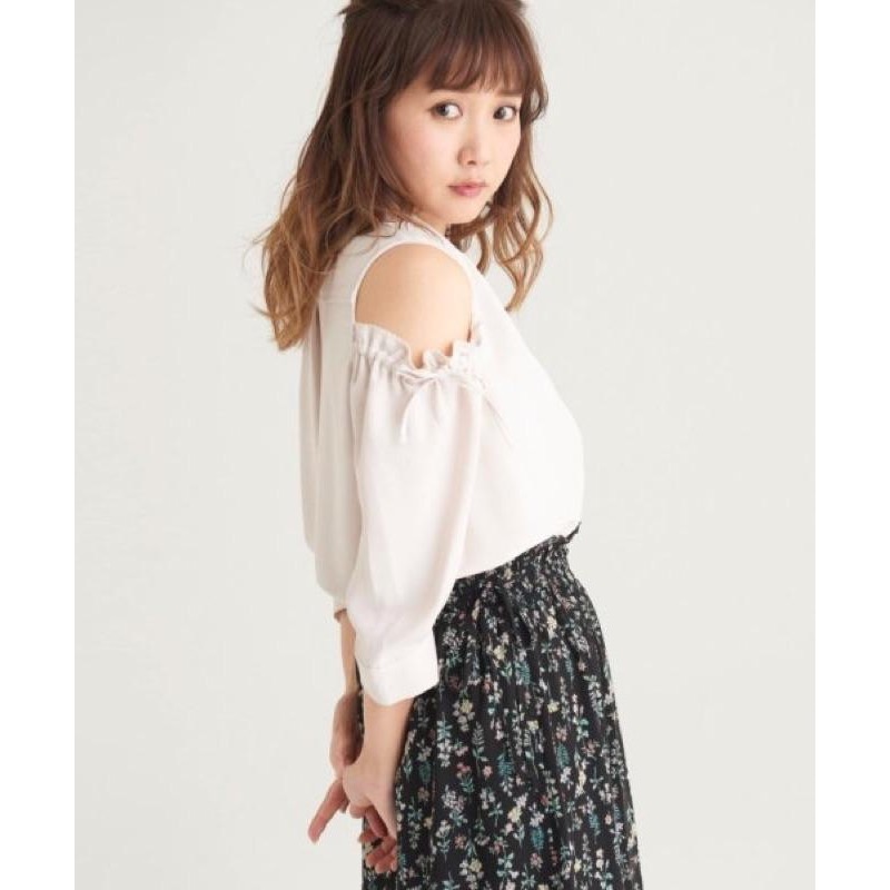 日本品牌正品Majestic Legon 露肩蝴蝶結七分袖上衣襯衫-細節圖3