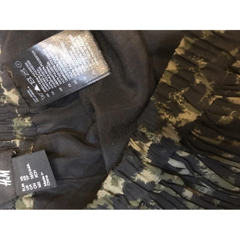 H&M奧地利購入🇦🇹迷彩軍裝鬆緊半身裙及膝裙百褶裙-細節圖3