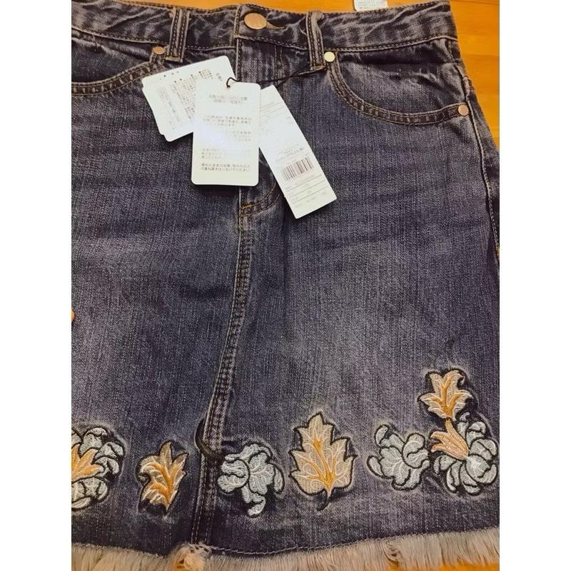 [全新 現貨］吊牌未拆 日本🇯🇵MURUA刺繡牛仔裙 短裙 正品 花朵-細節圖7