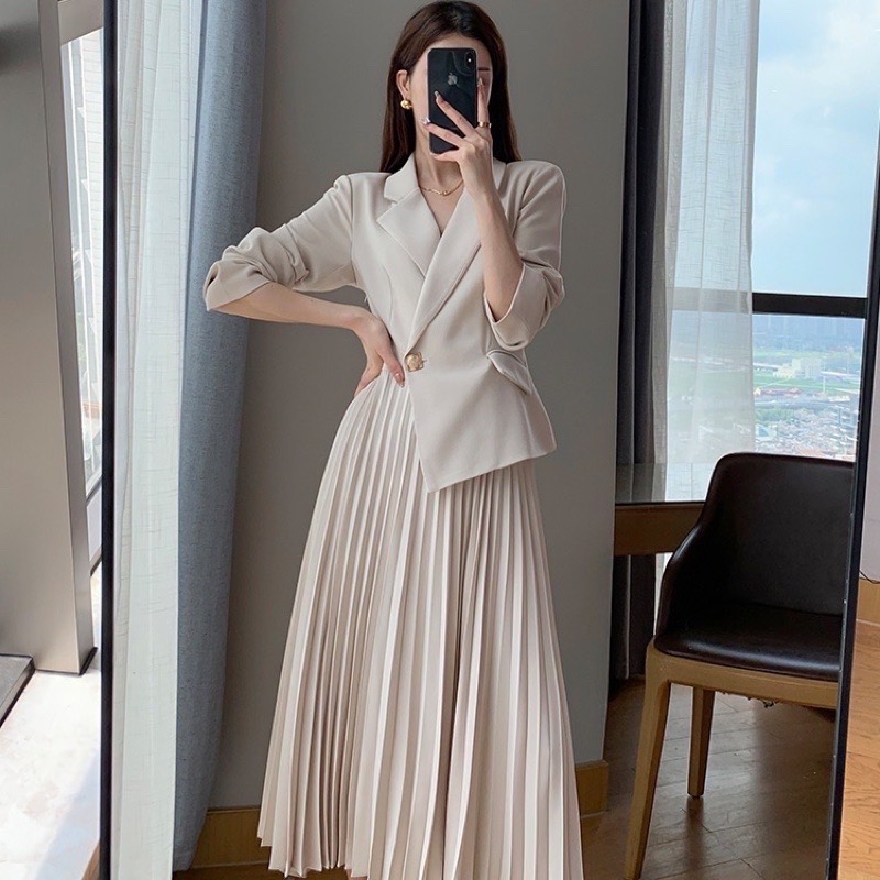 La Maison 法式優雅西裝翻領一粒釦腰帶百褶長袖洋裝-細節圖3