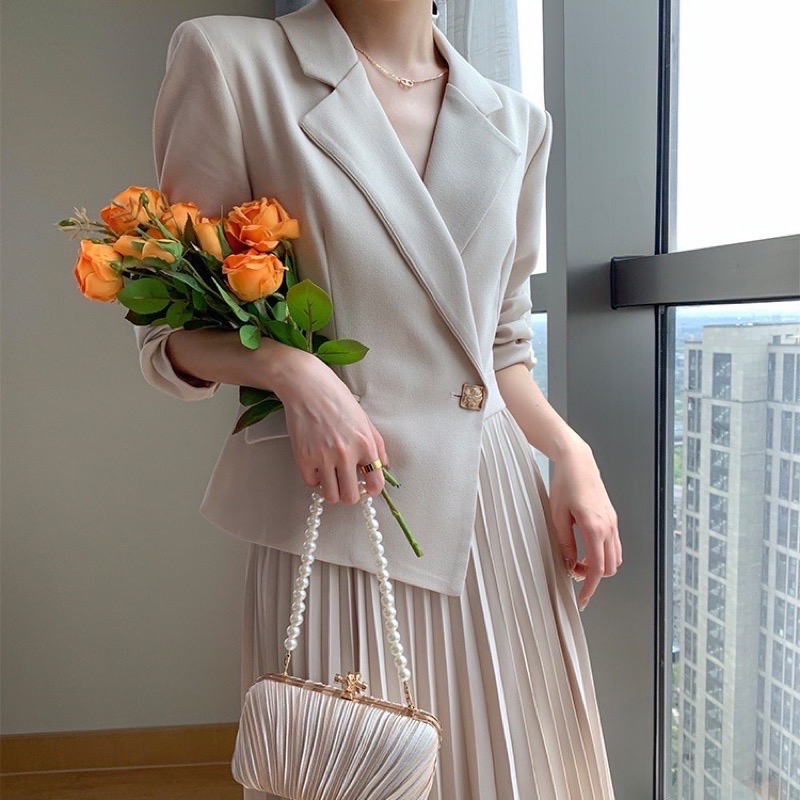 La Maison 法式優雅西裝翻領一粒釦腰帶百褶長袖洋裝-細節圖6