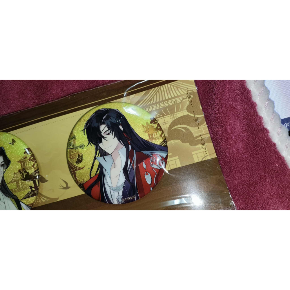 《周邊》【☆現貨☆】 特賣 陸版官方 正版授權 BL 耽美 天官賜福 花城 謝憐 七夕Ver 雙閃徽章 徽章 大徽章-細節圖8