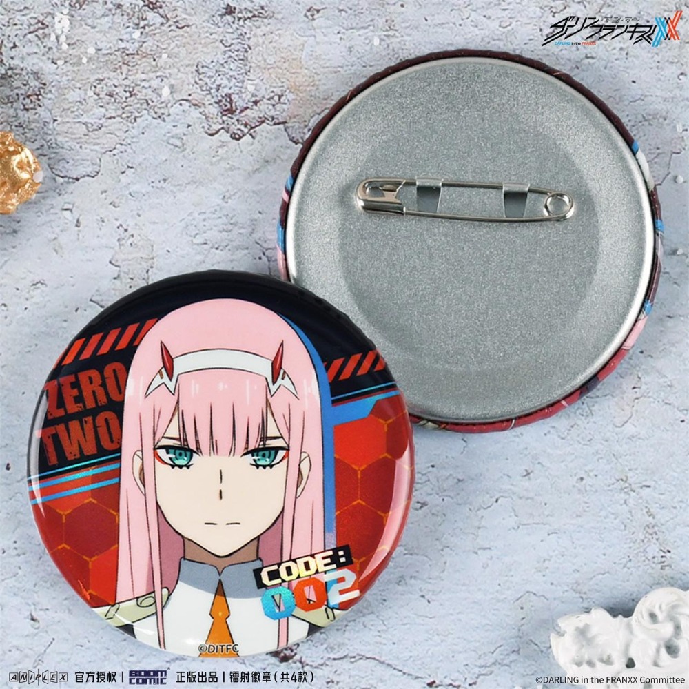 《周邊》【☆現貨☆】陸版 正版 DARLING in the FRANXX Code 02 零二 徽章 國家隊Ver-規格圖4