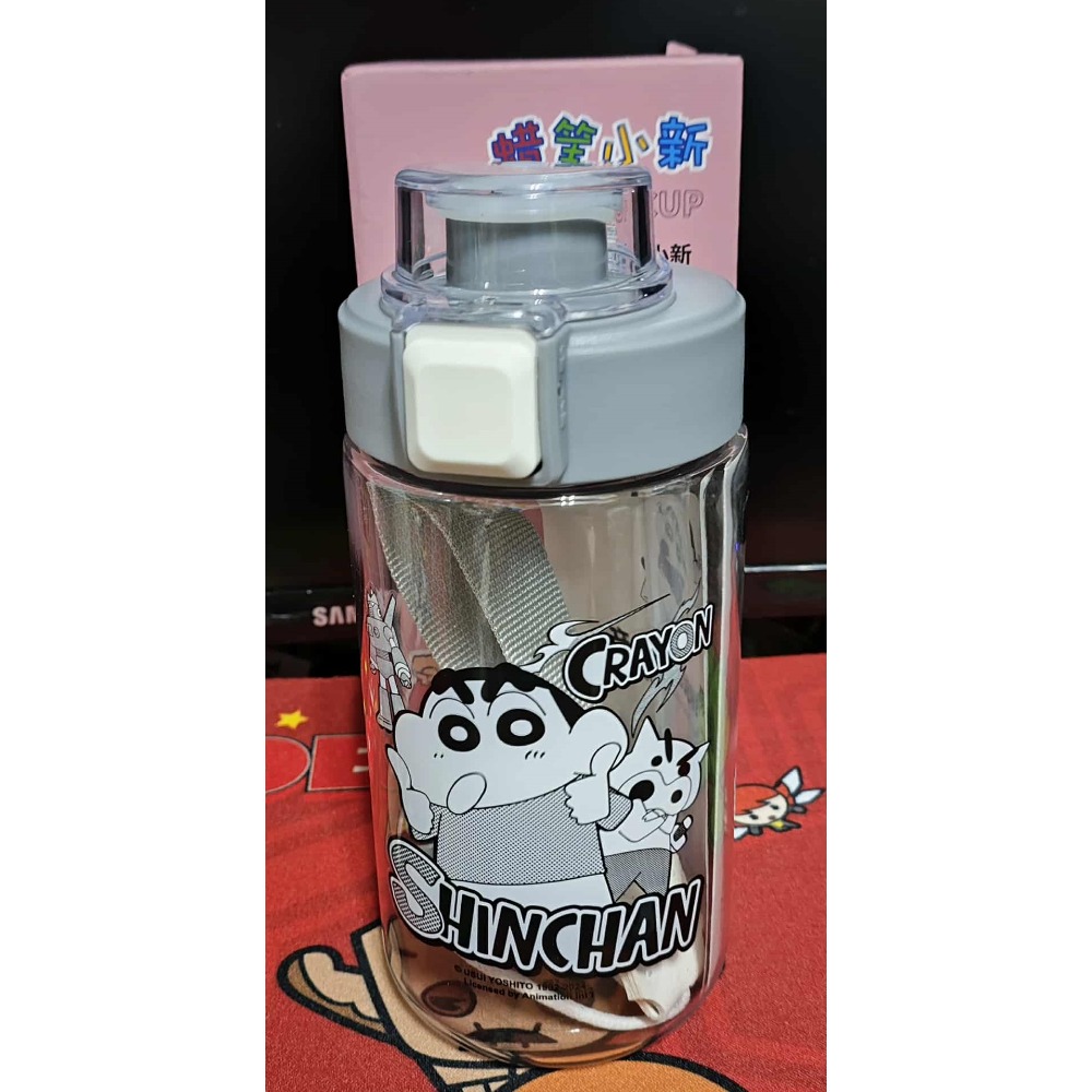 《周邊》【☆現貨☆】陸版官方 正版授權 萌兔兔 蠟筆小新 彈蓋雙飲 手提小水壺 隨行杯 管水杯 水壺 500ML-規格圖3