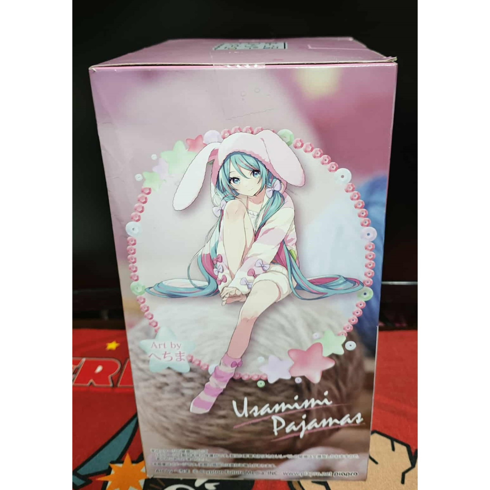 《周邊》【現貨】特賣 日空版 景品 公仔 FuRyu 初音未來 miku 泡麵蓋 兔耳 帽T 睡衣 坐姿-細節圖2