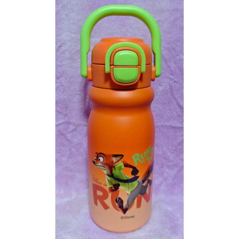 《周邊》【現貨】 特賣 陸版 正版 迪士尼 Disney 學士杯 水壺 650mL 動物方城市 Zootopia 胡尼克-細節圖9