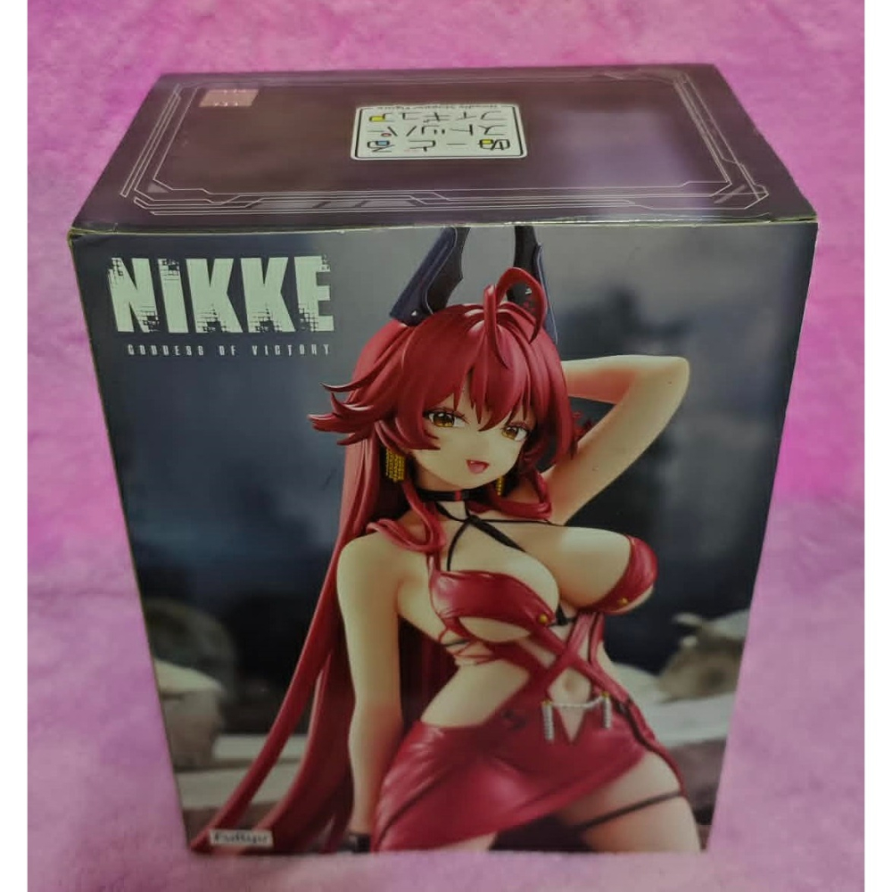《周邊》【現貨】特賣 代理版 景品 公仔 FuRyu NIKKE 勝利女神 妮姬 小紅帽 睡衣Ver. 坐姿 泡麵蓋-細節圖2
