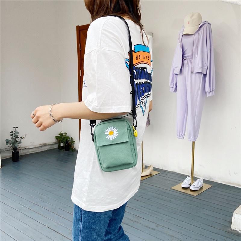 🎀【現貨+發票】韓國INS超火帆布包復古個性百搭休閒運動嘻哈少女文藝小雛菊迷你小包小方包手機包學生單肩斜跨包側背包斜背包-細節圖3