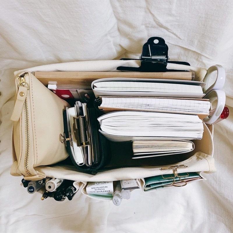 🎀【現貨+發票】MOOMIN嚕嚕咪嚕嚕米姆明亞美小不點帆布桌上收納多口袋收納盒面紙套面紙盒置物籃收納袋遙控器收納雜誌附錄-細節圖4