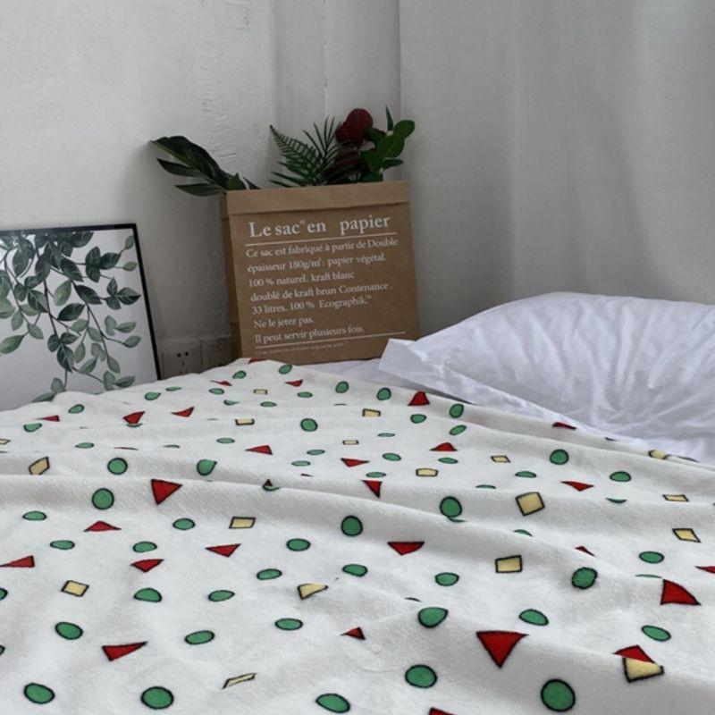 🎀【現貨+發票】蠟筆小新睡衣毛毯小新同款 INS超火紅爆款蠟筆小新毯子空調毯子 毯子被子 毛毯 法蘭絨珊瑚絨毯情人節禮物-細節圖8