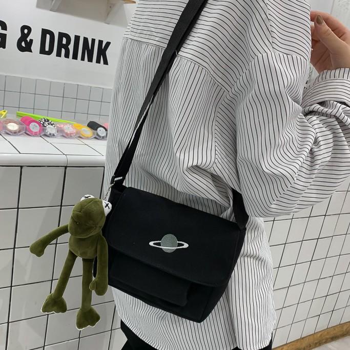 🎀【現貨+發票】韓國INS超火原宿飛碟星球帆布包兩用拉鍊帆布袋斜跨包帆布斜背包購物包肩背包側背包郵差包購物袋單肩包手機包-細節圖3