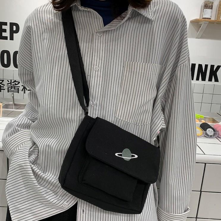 🎀【現貨+發票】韓國INS超火原宿飛碟星球帆布包兩用拉鍊帆布袋斜跨包帆布斜背包購物包肩背包側背包郵差包購物袋單肩包手機包-細節圖4