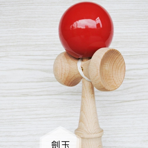 &lt;現貨&gt; 劍玉 單色(紅) 日式 劍球 日月球 競技型 比賽型 kendama 古早童玩 手眼協調 木製玩具