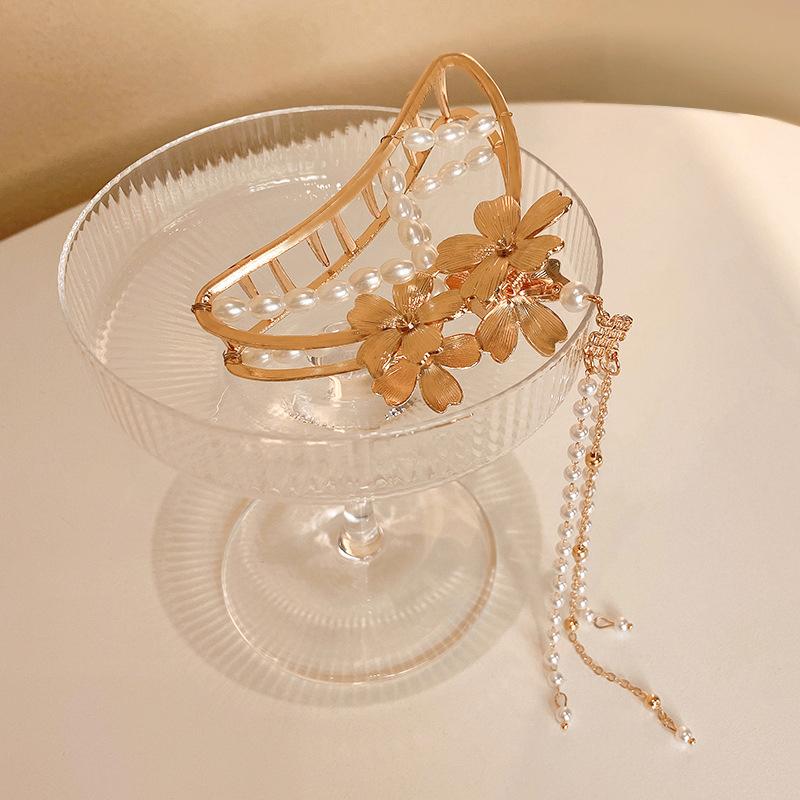 髮夾 髮飾 鯊魚夾 韓版 小橙子🍊 金屬 流蘇 珍珠髮夾 後腦勺大號抓夾 氣質鯊魚夾 韓國 頭飾 流蘇夾 氣質古典-細節圖3