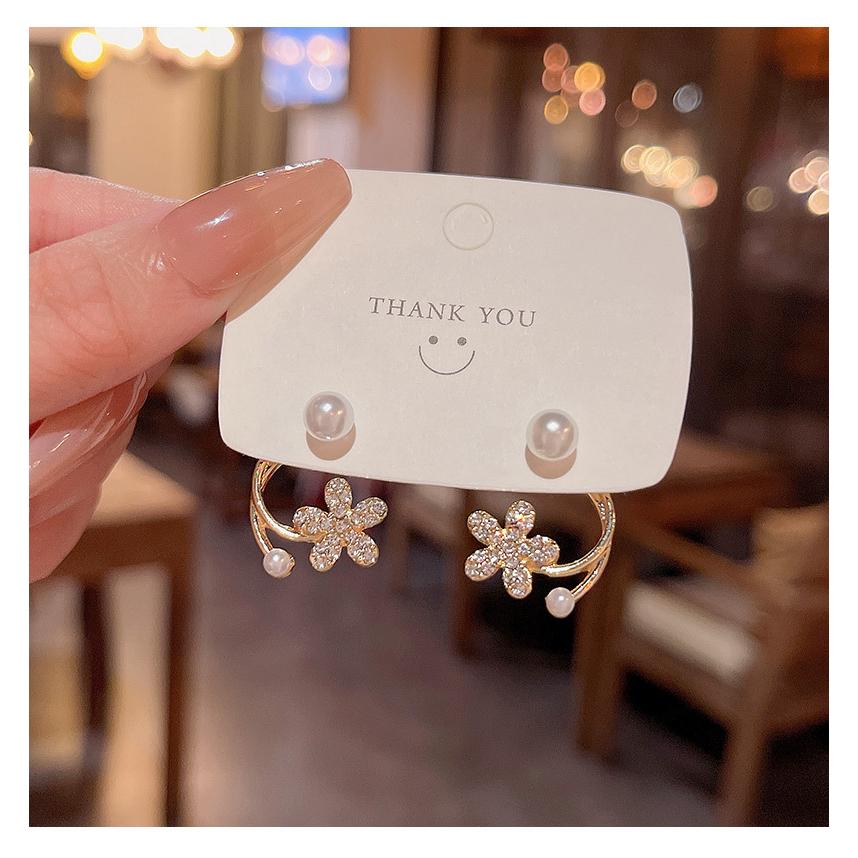 耳環 耳釘 耳飾 耳針 小橙子🍊 台灣現貨 S925銀 銀針 花朵 韓版新款 珍珠簡約 氣質 時尚 小巧 鑲鑽 百搭-細節圖2