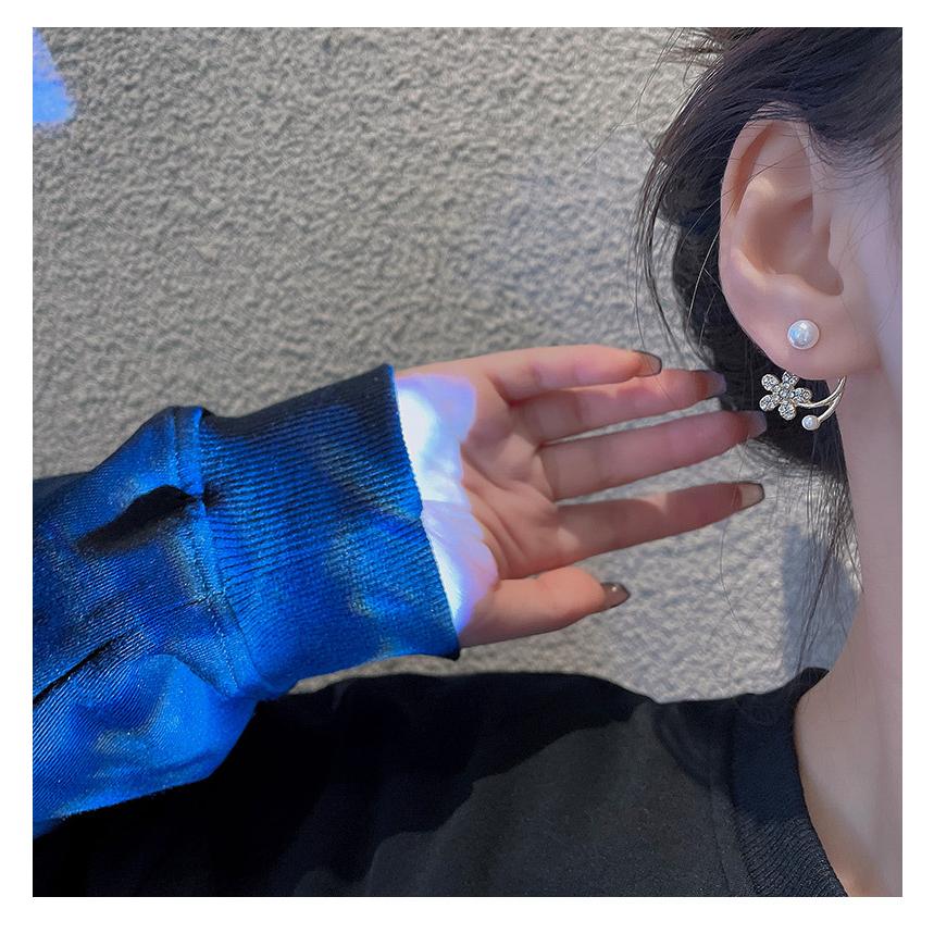 耳環 耳釘 耳飾 耳針 小橙子🍊 台灣現貨 S925銀 銀針 花朵 韓版新款 珍珠簡約 氣質 時尚 小巧 鑲鑽 百搭-細節圖3