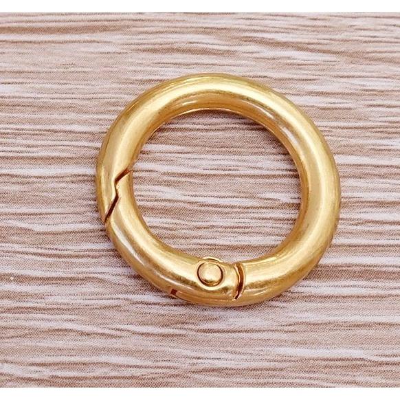 小橙子🍊鎏金色 圓環扣 8字開口彈簧圈 按壓圓環 O環 彈簧圈 溜金色 開口圓環 提環 O形環 皮包五金 圓環 皮包配件-細節圖4