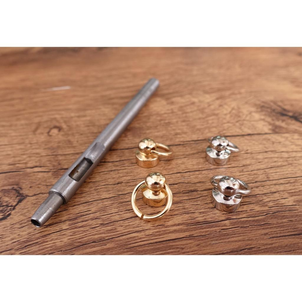 小橙子🍊 D環 帶環奶嘴扣 奶嘴扣 提耳 奶吊 包包掛勾 包包改造配件奶嘴釘 1個 帶環和尚頭 皮包改造 拼布 箱包五金-細節圖9