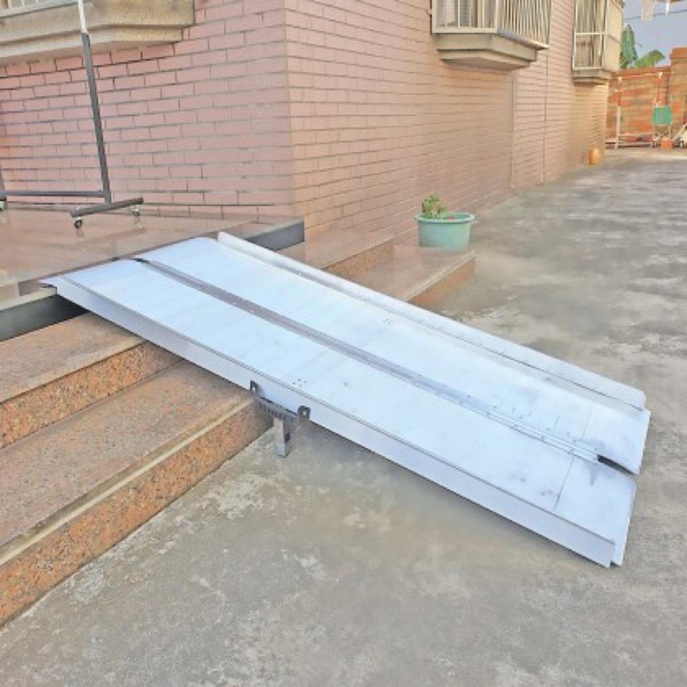 ❰免運❱ 斜坡板專家 鋁合金 左右折疊式斜坡板 SGS認證 輕量質硬 台灣製造 工廠直營 斜坡板-細節圖4