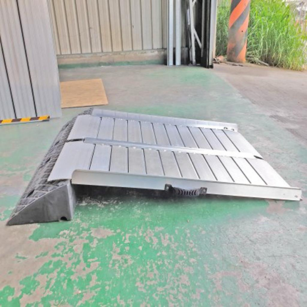 ❰免運❱ 斜坡板專家 鋁合金 左右折疊式斜坡板 SGS認證 輕量質硬 台灣製造 工廠直營 斜坡板-細節圖7