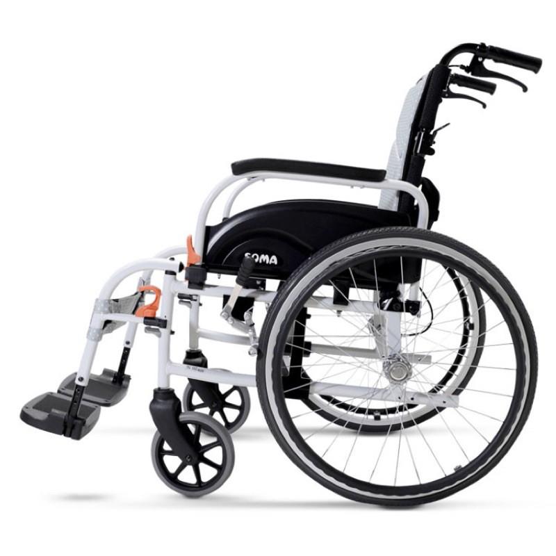 ❰現貨免運❱ 康揚 Karma 飛揚825 座寬 18吋 16吋 輪椅B+A款 公司貨 實體店面 銀髮輔具 手推輪椅-細節圖7