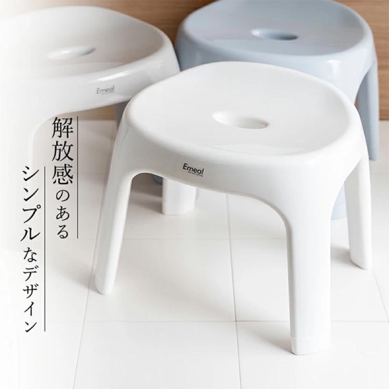 ❰免運❱ EMEAL 浴椅 白色 洗澡椅 沐浴椅 日本進口 抗菌 衛浴潔淨 防水 椅子 居家輔具 銀髮族-細節圖2